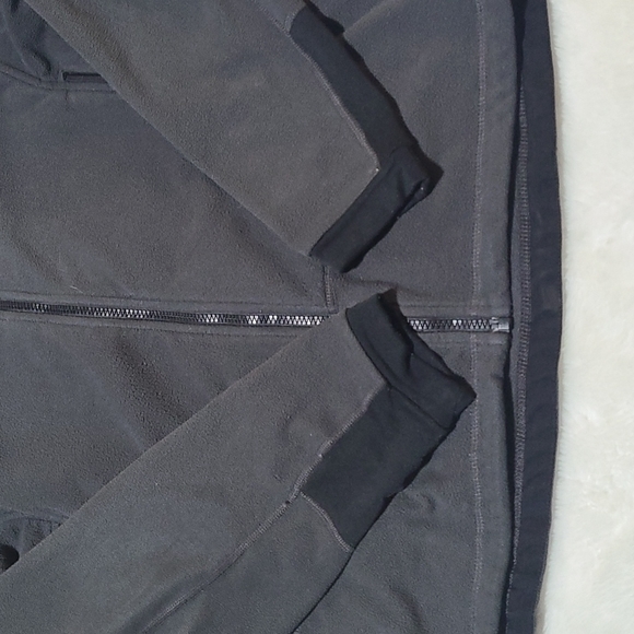 Mountain Hardware Women's Long Sleeve Jacket Size Medium Fleece - Picture 2 of 9